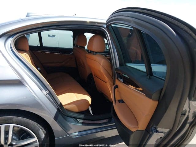 2021 BMW 530I 8