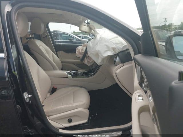 2017 MERCEDES-BENZ GLC 300 4MATIC 5