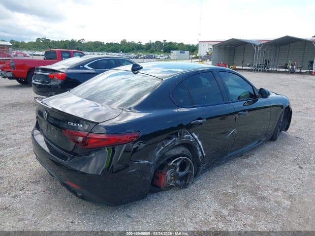 2017 ALFA ROMEO GIULIA TI RWD 4