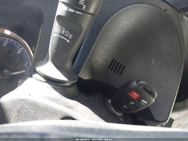 2019 TOYOTA COROLLA LE 11