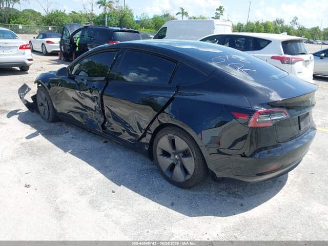 2021 TESLA MODEL 3 STANDARD RANGE PLUS REAR-WHEEL DRIVE 3