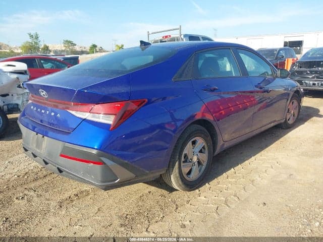 2024 HYUNDAI ELANTRA SE 4