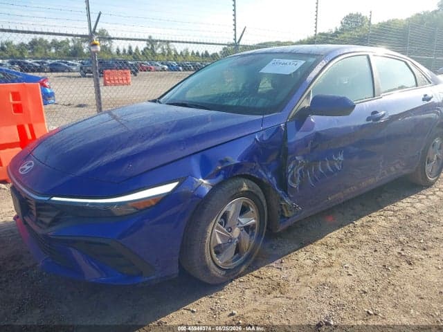 2024 HYUNDAI ELANTRA SE 6