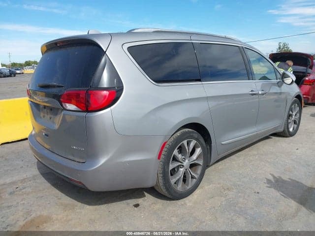 2017 CHRYSLER PACIFICA LIMITED 4
