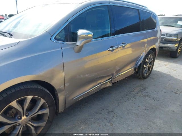2017 CHRYSLER PACIFICA LIMITED 6