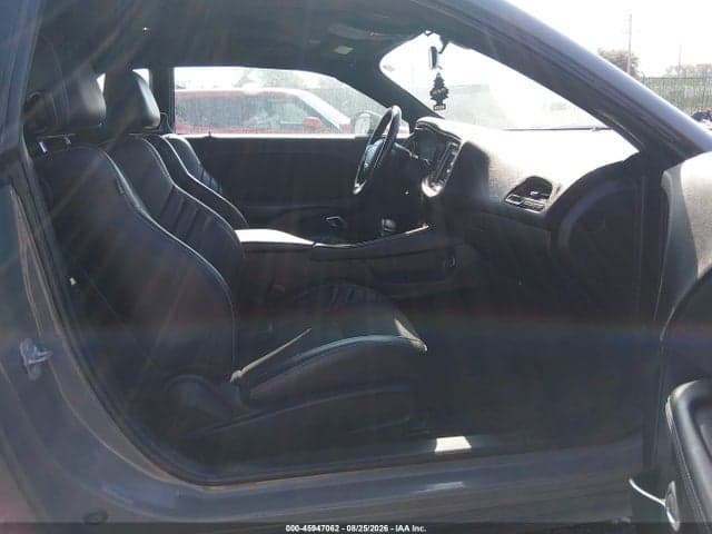 2019 DODGE CHALLENGER SXT 5