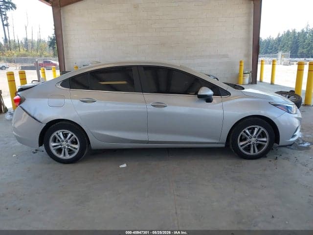 2017 CHEVROLET CRUZE LT AUTO 2