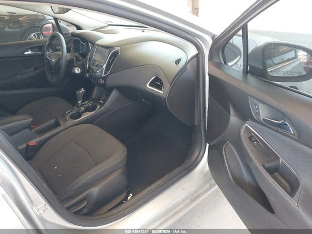 2017 CHEVROLET CRUZE LT AUTO 1