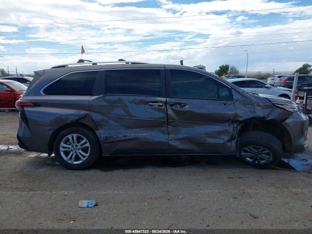 2023 TOYOTA SIENNA PLATINUM 13