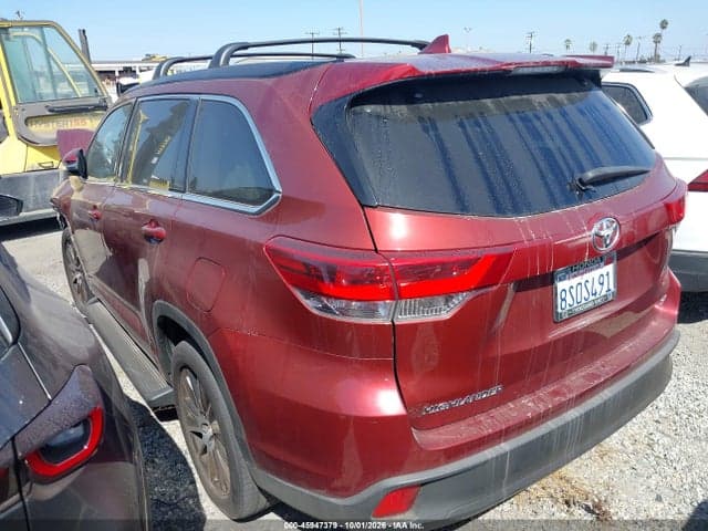 2017 TOYOTA HIGHLANDER SE 3