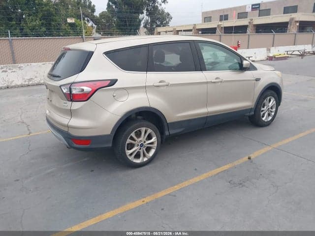2017 FORD ESCAPE SE 4