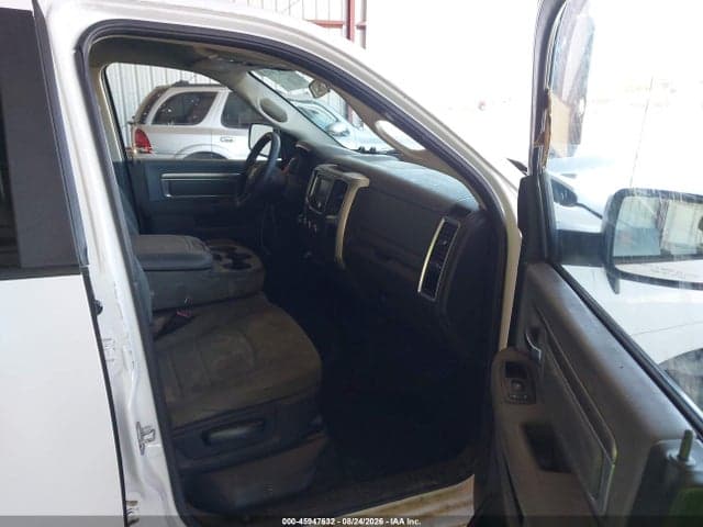 2017 RAM 1500 SLT 4X4 6'4 BOX 2