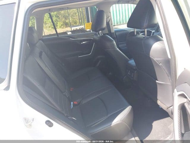 2020 TOYOTA RAV4 XLE PREMIUM 8