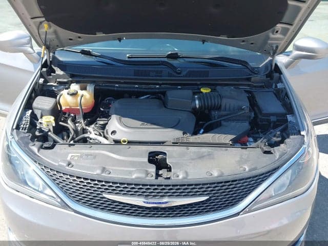2020 CHRYSLER PACIFICA TOURING L 10
