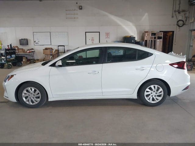 2019 HYUNDAI ELANTRA SE 16