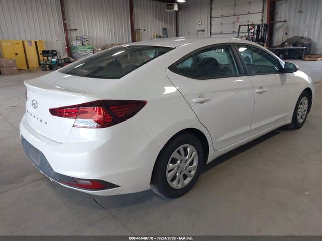 2019 HYUNDAI ELANTRA SE 4