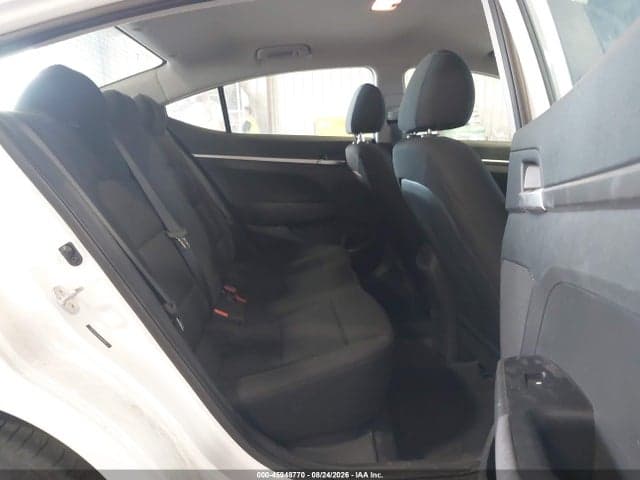 2019 HYUNDAI ELANTRA SE 8