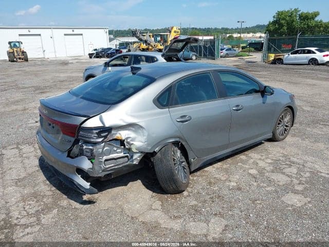 2023 KIA FORTE GT-LINE 4