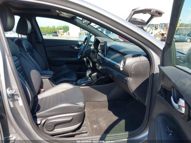 2023 KIA FORTE GT-LINE 5