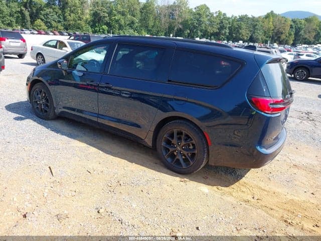 2025 CHRYSLER PACIFICA LIMITED 3