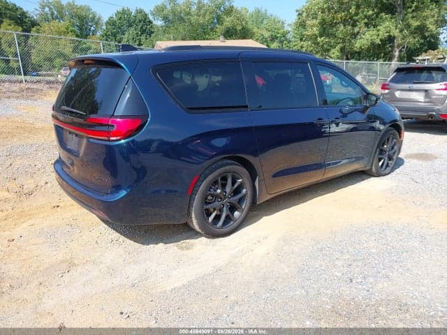 2025 CHRYSLER PACIFICA LIMITED 4