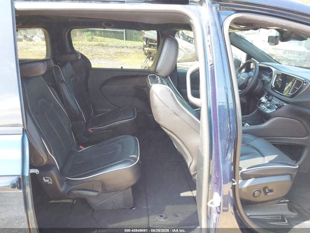 2025 CHRYSLER PACIFICA LIMITED 8