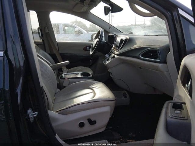 2019 CHRYSLER PACIFICA LIMITED 5