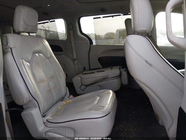 2019 CHRYSLER PACIFICA LIMITED 8