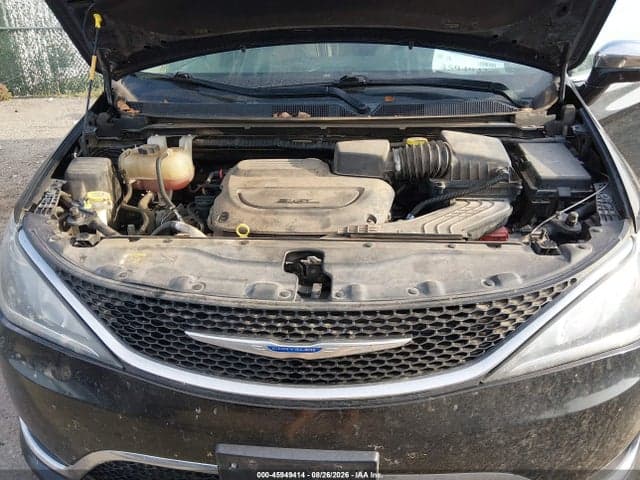 2019 CHRYSLER PACIFICA LIMITED 10