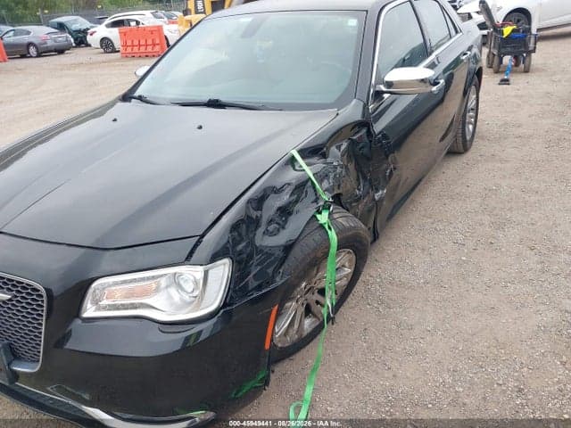 2017 CHRYSLER 300C 6