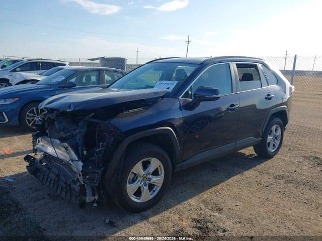 2021 TOYOTA RAV4 XLE 2
