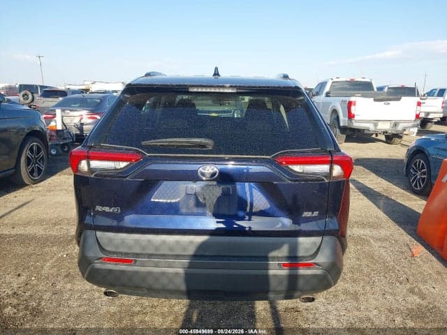 2021 TOYOTA RAV4 XLE 16