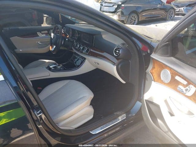 2017 MERCEDES-BENZ E 300 5