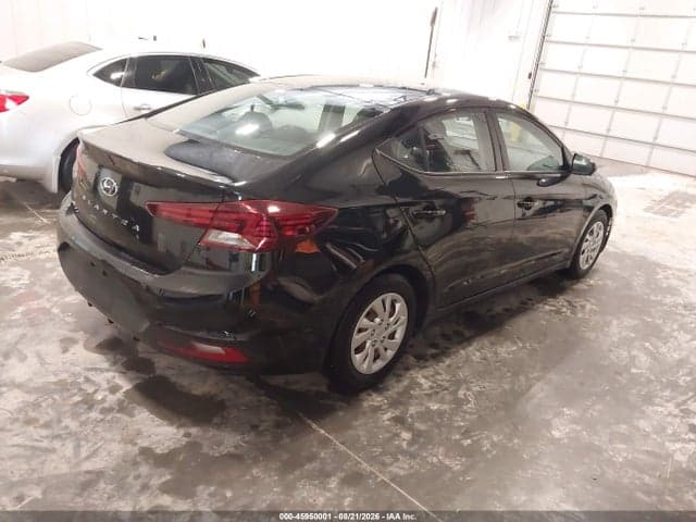 2020 HYUNDAI ELANTRA SE 4