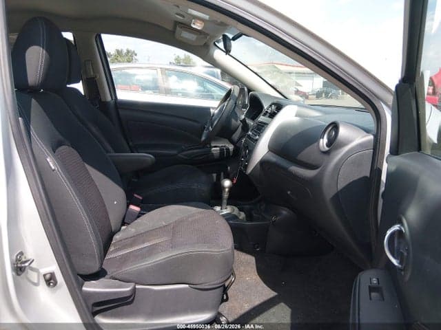 2017 NISSAN VERSA 1.6 SV 5