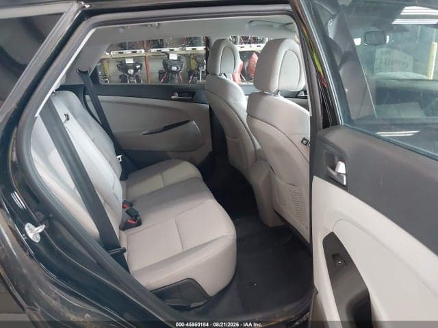 2018 HYUNDAI TUCSON SE 8