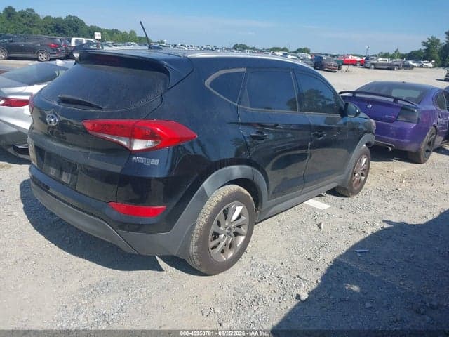 2017 HYUNDAI TUCSON SE 4