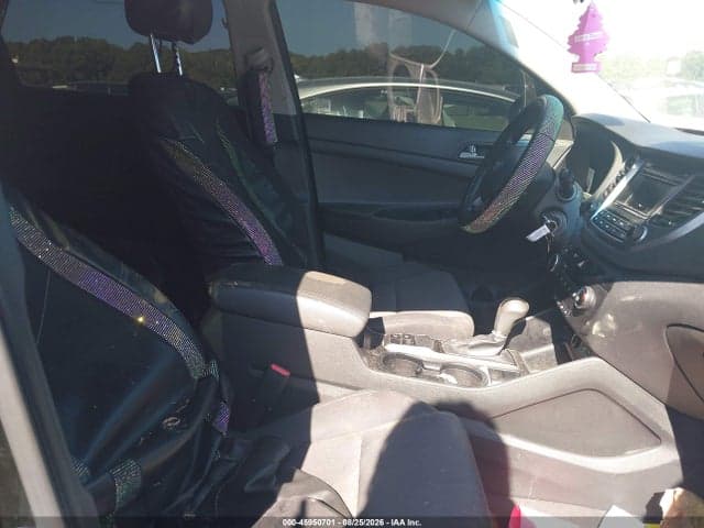 2017 HYUNDAI TUCSON SE 5