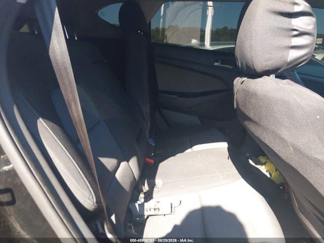 2017 HYUNDAI TUCSON SE 8