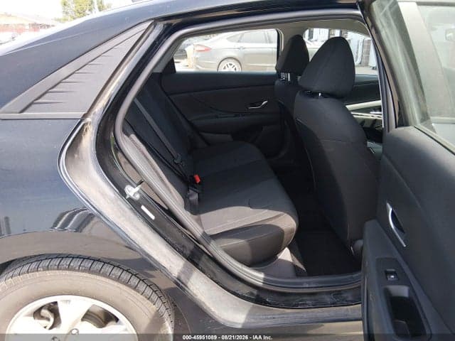 2023 HYUNDAI ELANTRA SE 8