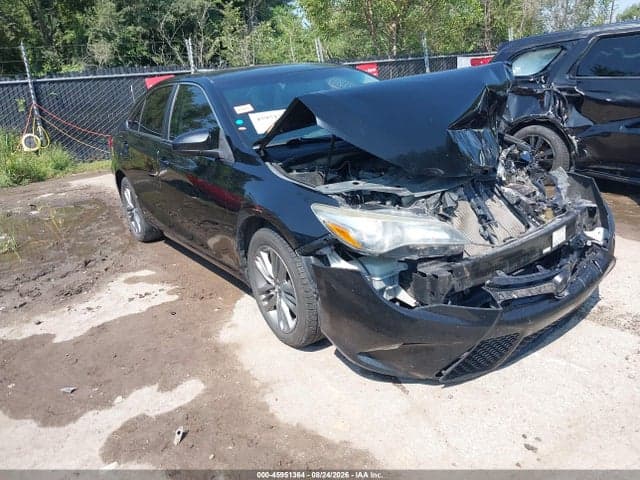 2017 TOYOTA CAMRY SE 1