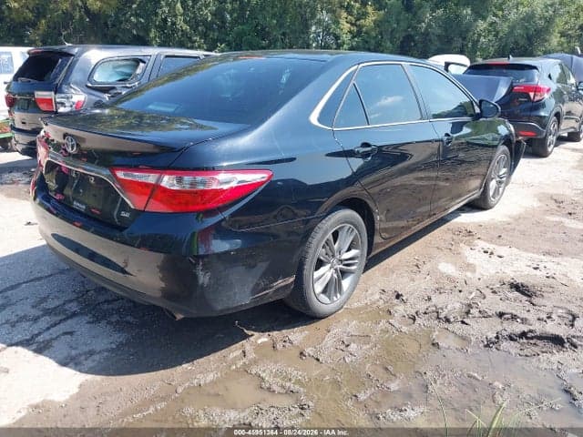 2017 TOYOTA CAMRY SE 4