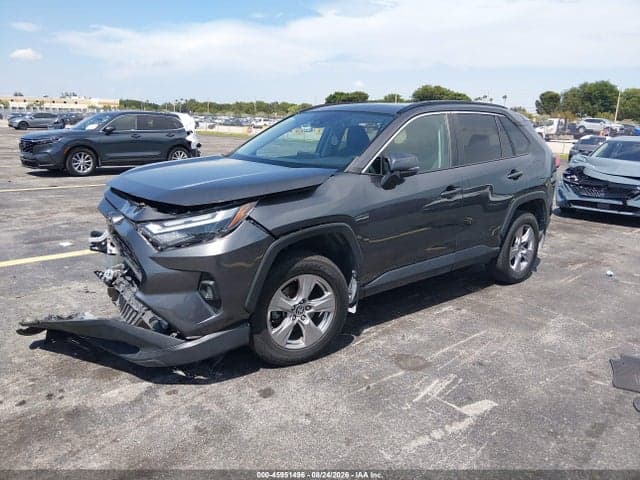2022 TOYOTA RAV4 XLE 2