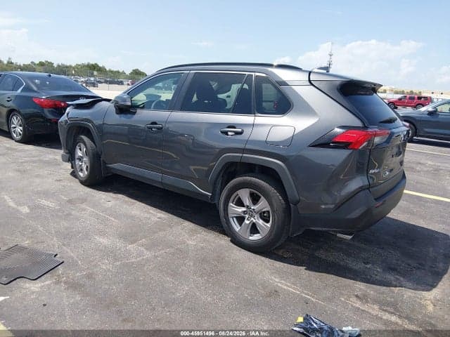 2022 TOYOTA RAV4 XLE 3