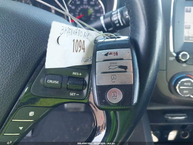 2017 KIA FORTE EX 11