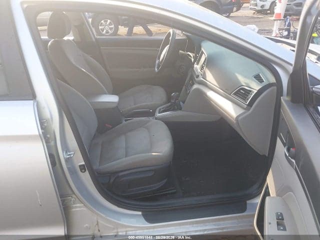2017 HYUNDAI ELANTRA SE 5