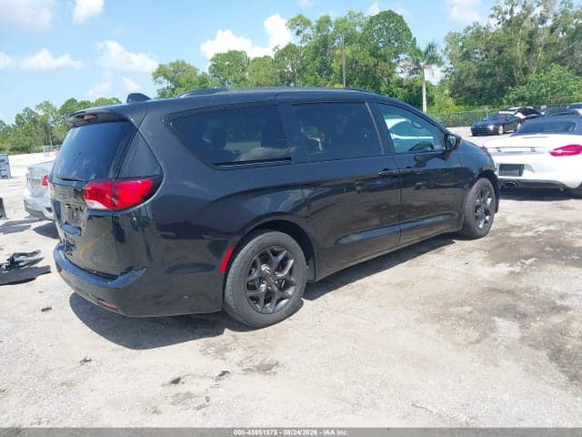 2020 CHRYSLER PACIFICA TOURING L 4