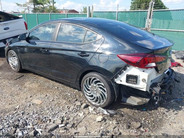 2019 HYUNDAI ELANTRA SE 3
