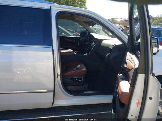 2019 CADILLAC ESCALADE ESV LUXURY 5