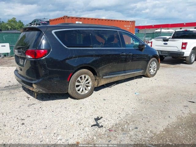 2017 CHRYSLER PACIFICA TOURING-L 4